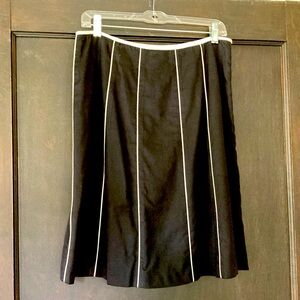Black cotton skirt with white piping, size 8P